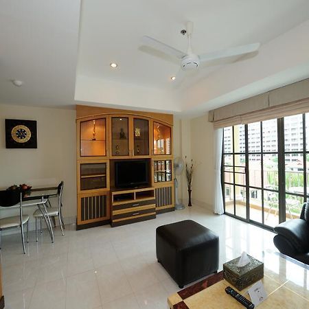 Royal Park Apartments Jomtien Beach Exterior foto